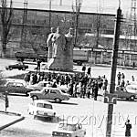 Памятник героям гражданской войны 1918 года - Асланбеку Шерипову, Гапуру Ахриеву, Николаю Гикало. Скульптор - Иван Бекичев, архитектор - Яков Беркович.