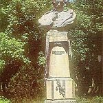 Памятник А. И. Полежаеву. Скульптор А. Сафронов, инж. Л. Удовик.
