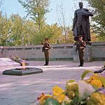 Памятник героям Великой Отечественной войны 1941—1945 гг. Скульптор А. Сафронов. Архитектор Я. Беркович.